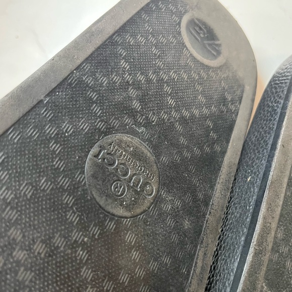 Stylish Black Slides with Red and Green Stripes - Picture 5 of 8